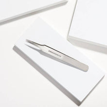 Load image into Gallery viewer, Tweezerman - Tweezerman Ingrown Hair/Splinter Tweezer