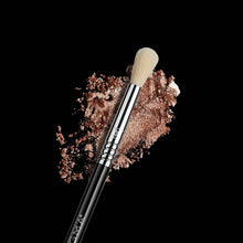 Load image into Gallery viewer, Sigma Beauty - E35 TAPERED BLENDING BRUSH
