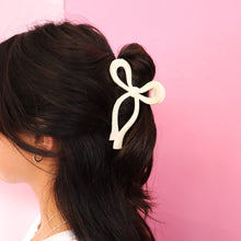Load image into Gallery viewer, TOOT - Charming Bow Hair Clip
