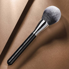 Load image into Gallery viewer, Sigma Beauty - F78 ULTIMATE BRONZE™ BRUSH
