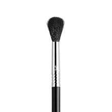 Load image into Gallery viewer, Sigma Beauty - E40 MAX TAPERED BLENDING BRUSH

