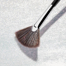 Load image into Gallery viewer, Sigma Beauty - F42 Strobing Fan Cheek/Face Makeup Brush
