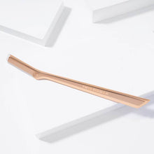 Load image into Gallery viewer, Tweezerman - Tweezerman Facial Razor Rose Gold
